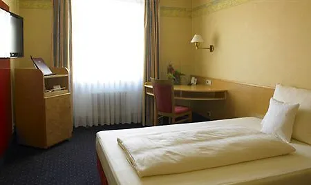 מלון Adler & Restaurant Groß-Gerau